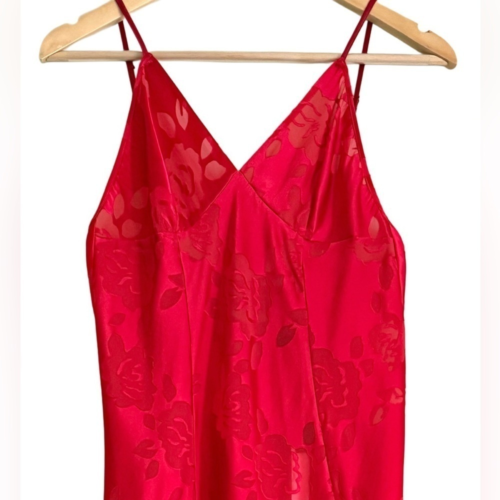VICTORIA'S SECRET VS Archives Burnout Satin Red Lingerie The Slip Dress S/P NWT - Picture 4 of 9